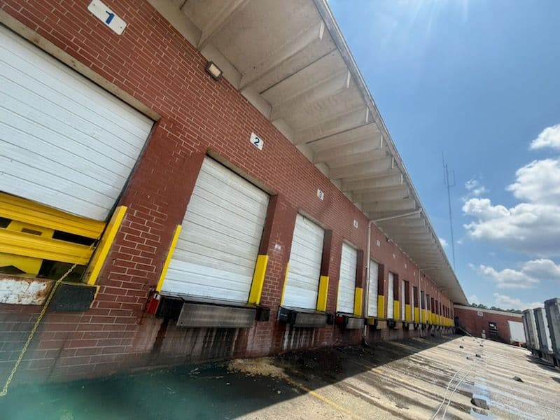 Warehouse Transformation with Expert Pressure Washing